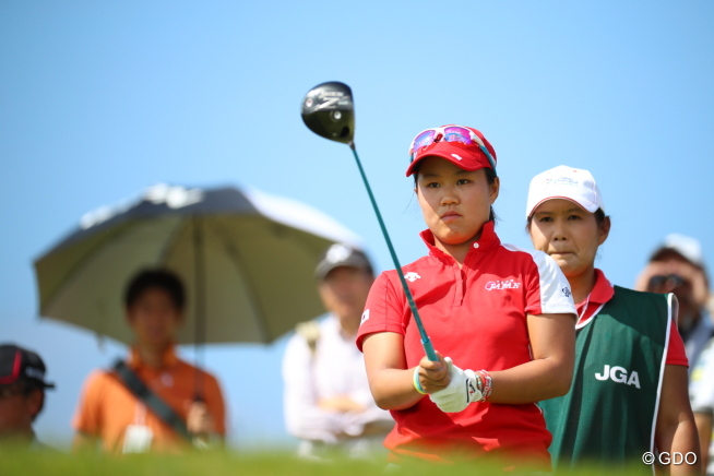 17歳・畑岡奈紗は鈴木愛らと同組でプロデビュー戦