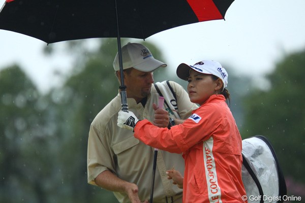 2009年 日本女子プロゴルフ選手権コニカミノルタ杯 3日目 横峯さくら 激しい雨を前に、横峯の追撃も勢いを無くしてしまった。