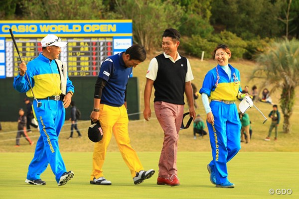 2016年 カシオワールドオープンゴルフトーナメント 3日目 池田勇太 正岡竜二 池田先輩と正岡後輩の図、その2。