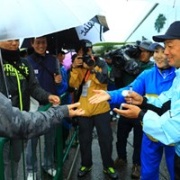 Kochi黒潮CC所属の弘井プロはギャラリーからも大人気。 2016年 カシオワールドオープンゴルフトーナメント 最終日 弘井太郎