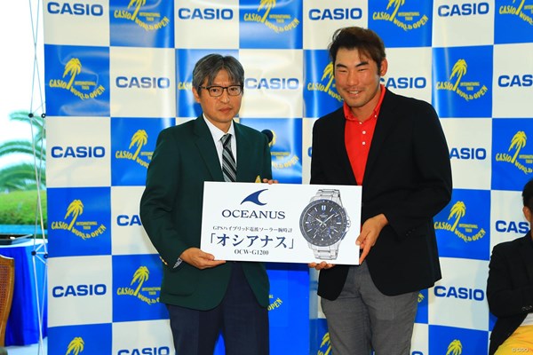 2016年 カシオワールドオープンゴルフトーナメント 最終日 チャン・キム ドラコン賞はカシオの時計です。イイなぁ。