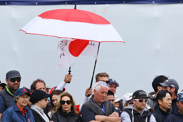 日の丸デザインの傘、どこに売ってるのかな？欲しい 2017年 ISPSハンダ ゴルフワールドカップ 最終日 日本チームの応援