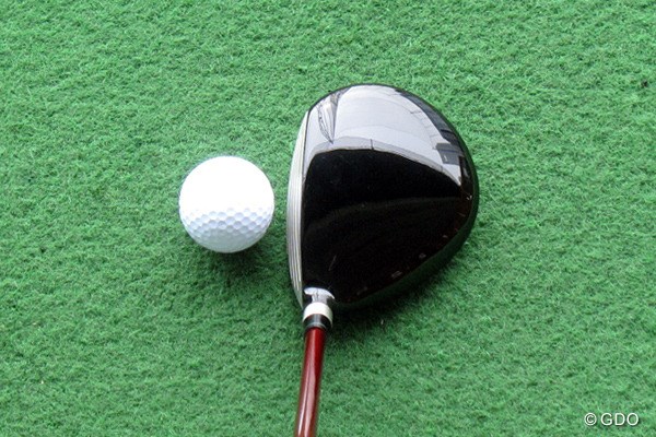 本間ゴルフ TOUR WORLD TW737 FW フェアウェイウッド 構えたときの画像 ヘッド体積は182ccと、アスリートモデルにしては大きめに設計されている