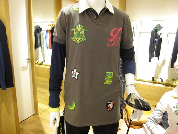 サマンサタバサにゴルフライン登場 NO.7 珍しいチュニック丈のポロシャツ。レイヤード（重ね着）スタイルもお洒落