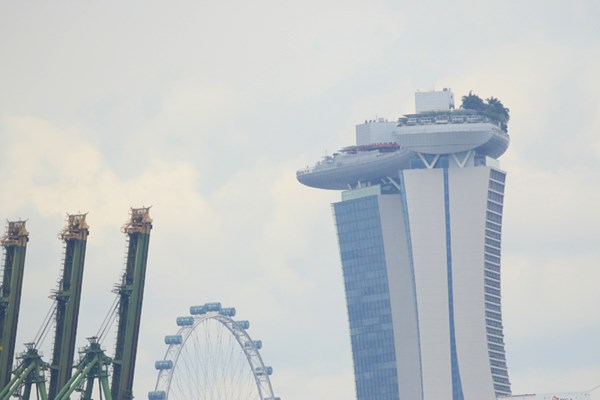 2017年 SMBCシンガポールオープン 3日目 ビル 屋上がすごいことになっている高層ビル