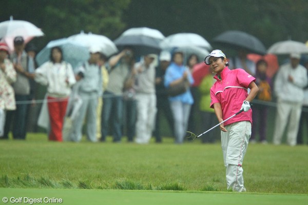 2009年 日本女子オープン 2日目 宮里藍 今日は、雨水を多く含んで重くなったラフに苦しめられた選手も多かったようです。