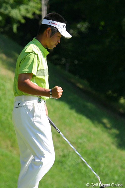 2009年 コカ・コーラ東海クラシック最終日 池田勇太 16番で13アンダー首位に並び、力強いガッツポーズを見せた池田勇太