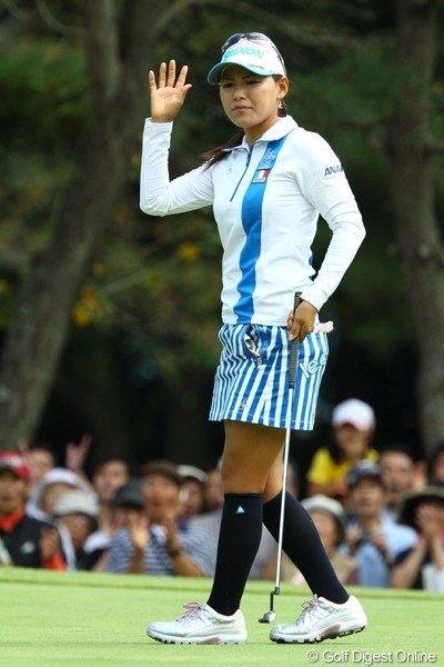 2009年 日本女子オープン最終日 横峯さくら 1番ロングホールで「おはようイーグルっ！！」しかし、この淡々とした表情でした。
