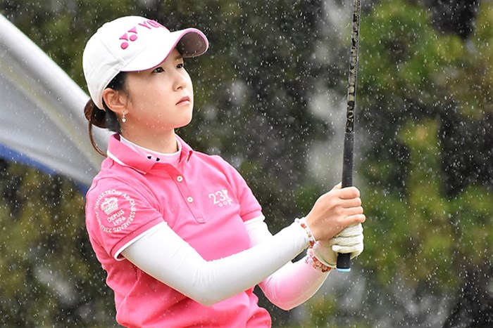 22歳の石田可南子はデビュー戦で首位発進した（大会提供） 2017年 Hanasaka Ladies Yanmar Golf Tournament 初日 石田可南子