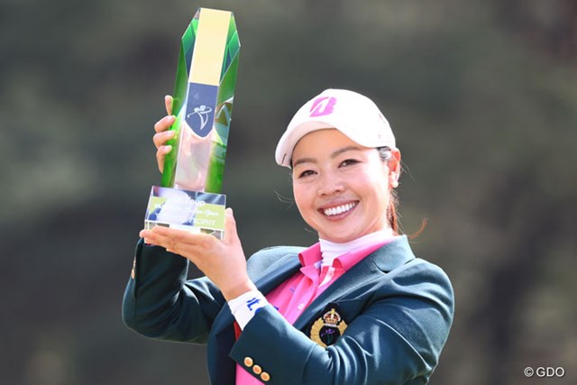 地元熊本 上田桃子はプレーオフで散る 西山ゆかりがツアー2勝目 国内女子ツアー Lpga Gdo ゴルフダイジェスト オンライン