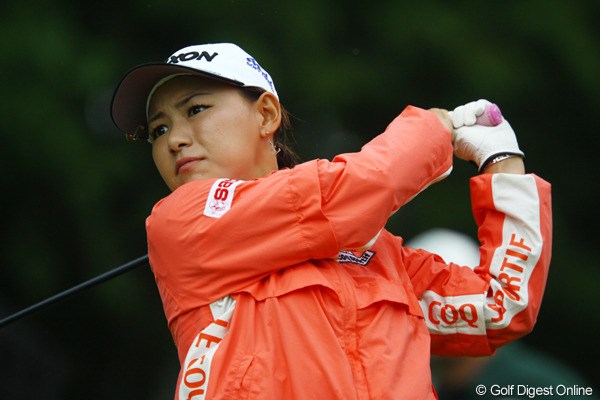 台風の中で行われたプロアマ戦で元気にラウンドする横峯さくら（写真は日本女子オープン時）