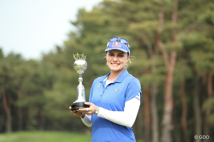 連覇を狙うトンプソン 2年連続で渡邉彩香と予選同組