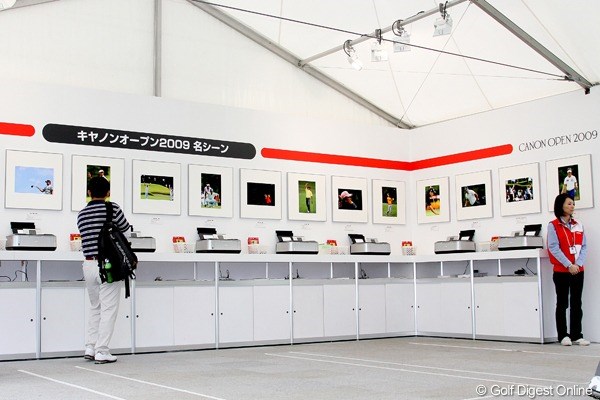 2009年 キヤノンオープン3日目 展示場 ギャラリープラザにある、大会の名シーンをとらえた写真が並ぶ展示場は必見！ 使用カメラ：Canon EOS 50D