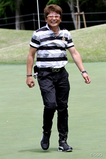 薬丸さんと前田さんが首位発進 プロは小平智 レジェンドプロアマ Gdo ゴルフダイジェスト オンライン