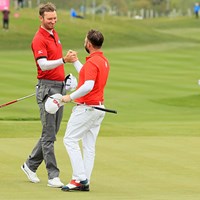 首位で決勝に進んだイングランドチーム(Andrew Redington/Getty Images) 2017年 ゴルフシックス 初日 クリス・ウッド アンディ・サリバン
