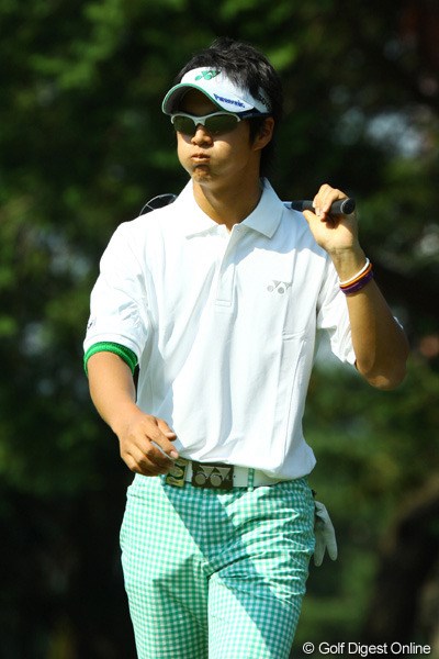 2009年 日本オープンゴルフ選手権競技 初日 石川遼 アメリカ帰りの疲れは無さそうです。さすが、若いってイイですねぇ。2アンダー10位タイ発進も、納得の表情はあまり見られませんでした