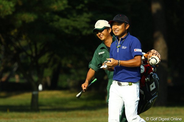 ラウンド中も余裕の笑顔をみせた片山晋呉が3位タイに浮上してきた