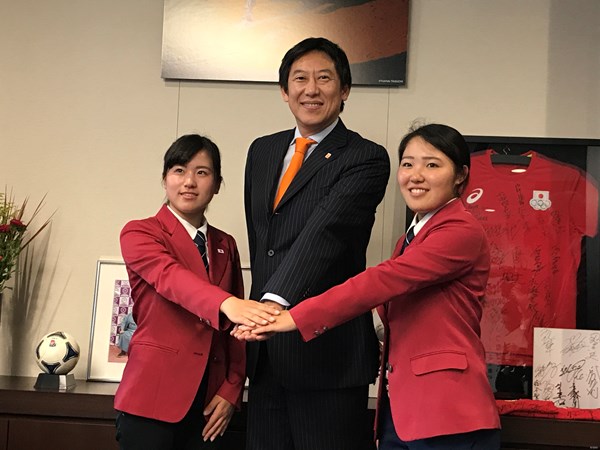 2017トヨタジュニアW杯日本女子代表 西村優菜・古江彩佳が鈴木大地長官に世界一を誓う