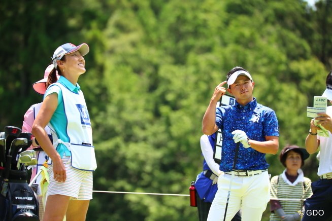 このデカイ女キャディ 頭がちょっと変なんだよねー とアピールアピール 17年 日本ツアー選手権 森ビル杯 Shishido Hills 2日目 片岡大育 フォトギャラリー Gdo