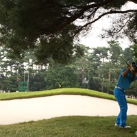 「テークバックで木に当たらないかなぁ。大丈夫かなぁ」 2009年 日本オープンゴルフ選手権競技 3日目 石川遼 13番サードショット