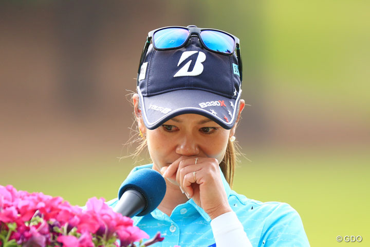 涙の宮里藍「ありがとうの気持ちだけ」【国内女子ツアー LPGA】｜GDO ゴルフダイジェスト・オンライン