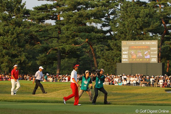 2009年 日本オープンゴルフ選手権競技 最終日 石川遼、小田龍一、今野康晴 プレーオフに向かう3選手、各選手に熱い声援が・・・