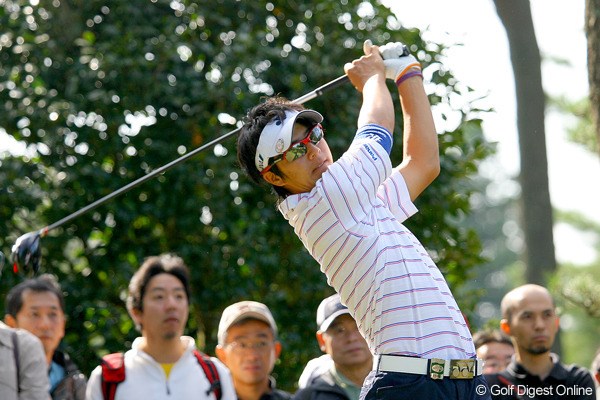 2009年 ブリヂストンオープンゴルフトーナメント 石川遼 事前 16番では4初中2発がショートカットに失敗。不満そうな表情を浮かべていたが…