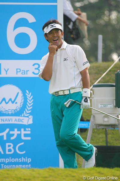 2009年 マイナビABCチャンピオンシップゴルフトーナメント 2日目 鈴木亨 最終ホールをイーグルで締め、首位と2打差の鈴木亨