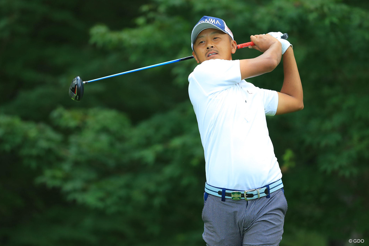 岩田寛が首位発進 前週Vの池田勇太は34位