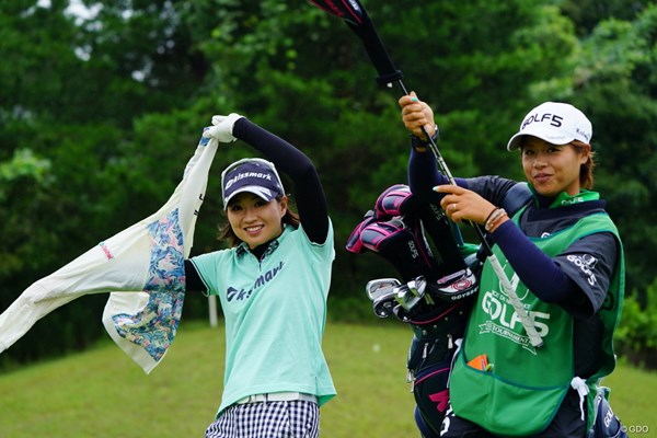 2017年 ゴルフ5レディス プロゴルフトーナメント 2日目 川満陽香理 「あらよっと」こちとら江戸っ子じゃないサー。