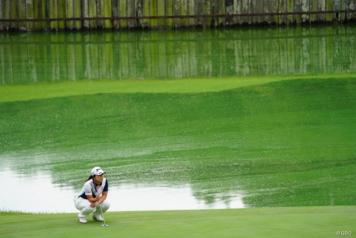 後ろの池が緑すぎる件。 2017年 ゴルフ5レディス プロゴルフトーナメント 最終日 下川めぐみ