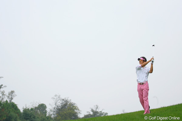画像詳細 2009年 WGC HSBCチャンピオンズ3日目／石川遼 首位ミケルソン