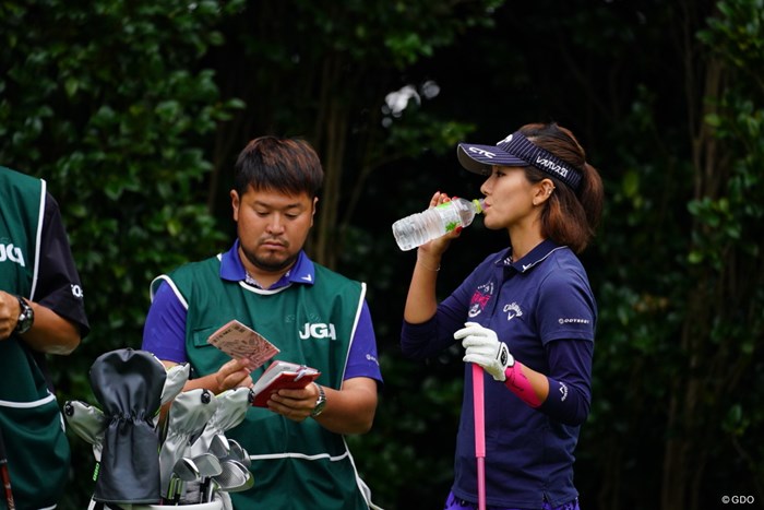 もう飲まなきゃやってらんないのよ。あたしは。 2017年 日本女子オープンゴルフ選手権競技 初日 藤田光里