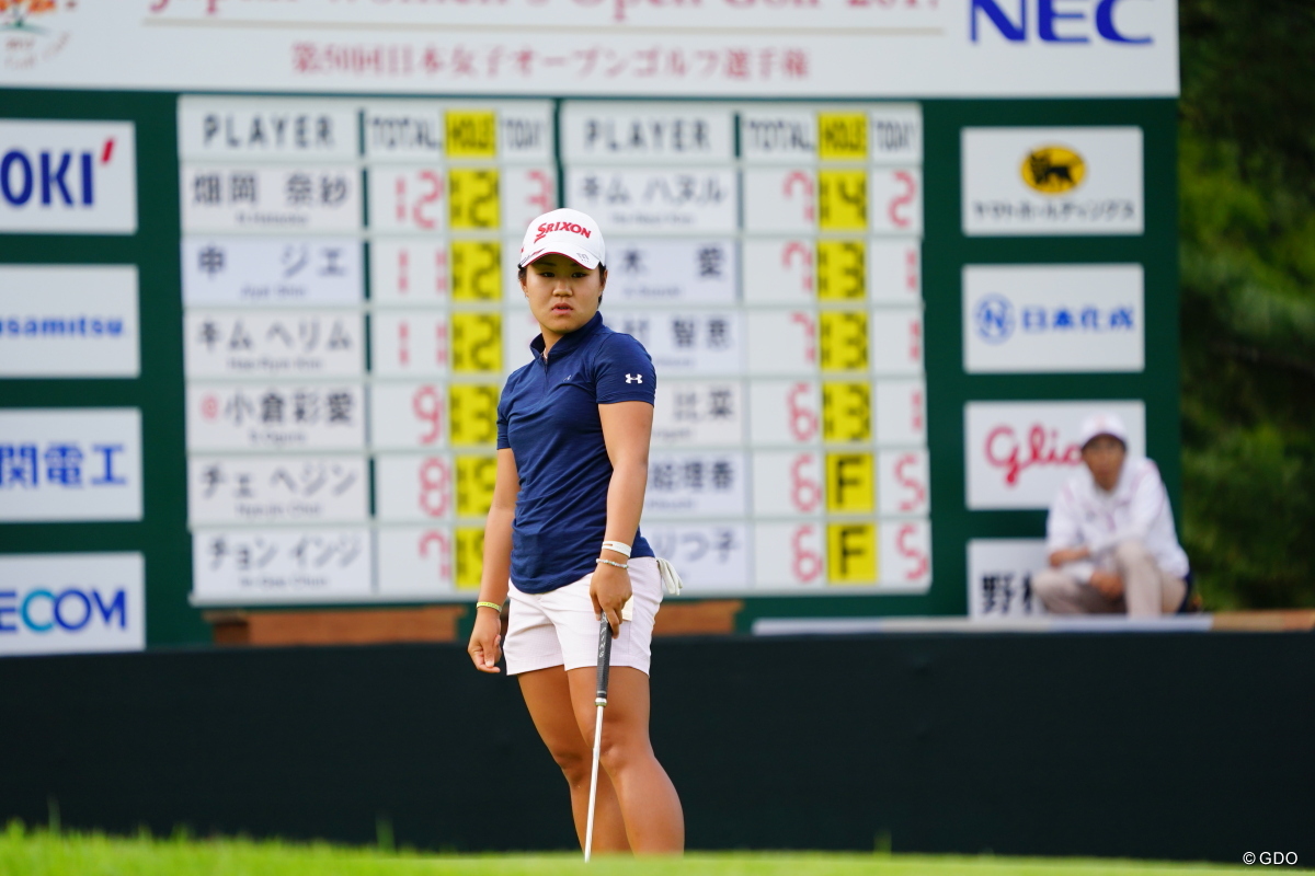 目指すは20アンダー 畑岡奈紗は記録的勝利へ2打差首位