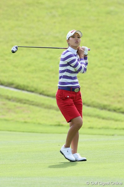 2008年 ミヤギテレビ杯ダンロップ女子オープンゴルフトーナメント 2日目 上田桃子 時折ミスショットも出たが、やはり実力は高く上位に食い込む上田桃子
