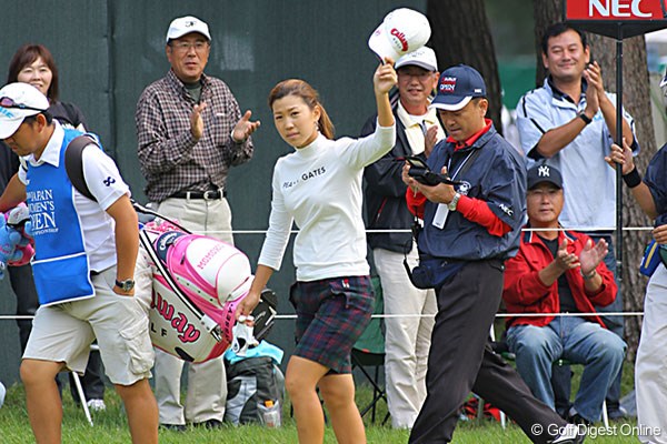 2008年 日本女子オープンゴルフ選手権競技 3日目 上田桃子 7番でプロ入り初のホールインワンを決めた上田桃子。優勝も諦めていない！