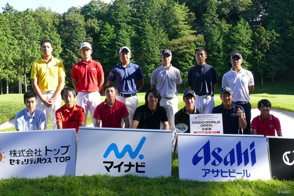 2017年 日本オープンゴルフ選手権競技 事前 石川遼 参加したジュニア選手たちと記念写真
