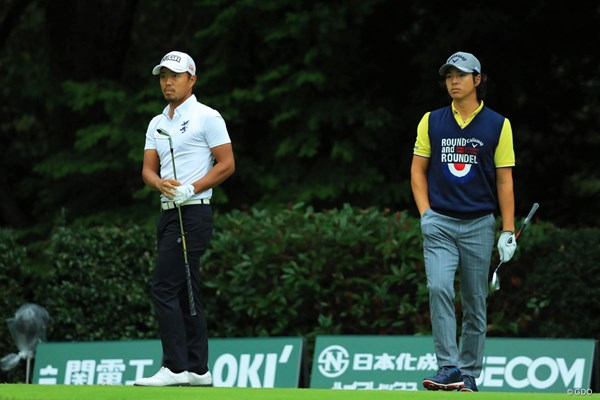 2017年 日本オープンゴルフ選手権競技 2日目 小平智 石川遼 いずれも悪天候下でショットに苦しんだ小平智と石川遼だったが、明暗が分かれた