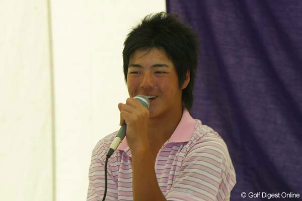 2007年 関東アマチュアゴルフ選手権 3日目 石川遼 記者会見でも“ハニカミ”ぶりは健在だ