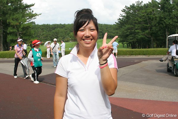 2007年 日本女子アマチュアゴルフ選手権 1日目 綾田紘子 「ブログも、どんどん更新するので見てください！」と笑顔の綾田紘子
