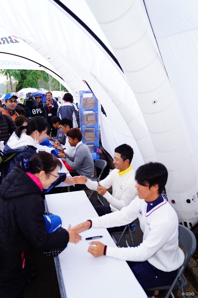 2017年 ブリヂストンオープンゴルフトーナメント 初日 サイン会