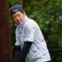 「へへへ、これならツバから水滴が垂れてこないのだ。」 2017年 ブリヂストンオープンゴルフトーナメント 3日目 小池一平