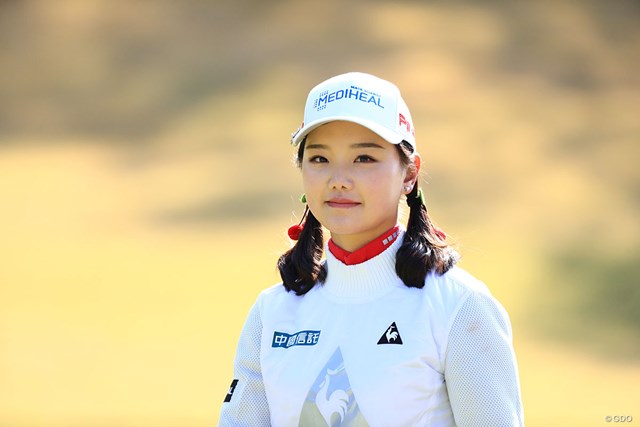 賞金女王へ鈴木愛が2位発進 3打差首位に全美貞 国内女子ツアー Lpga Gdo ゴルフダイジェスト オンライン