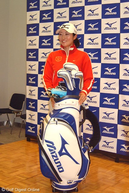 ミズノが飯島茜との用品契約の締結を発表 国内女子ツアー Lpga Gdo ゴルフダイジェスト オンライン ミズノが飯島茜との用品契約の締結を発表 国内女子ツアー Lpga Gdo ゴルフダイジェスト オンライン