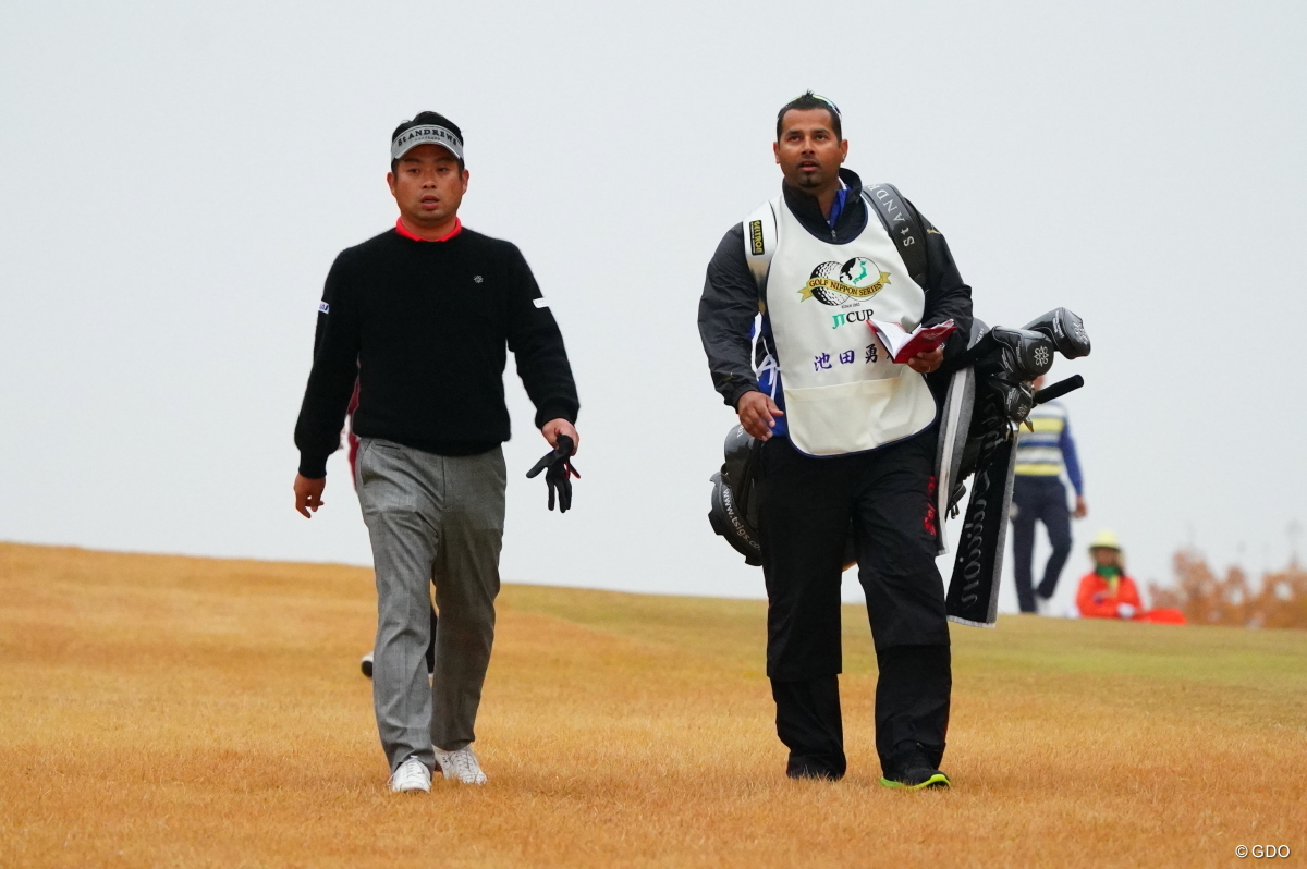 名物18番でただひとりバーディ 池田勇太は4打差に踏みとどまる