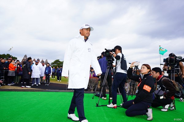 2017年 ゴルフ日本シリーズJTカップ 初日 小平智 開会式に登場する目下賞金ランキング1位の小平プロ。