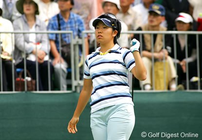 2006年 日本女子オープン 初日 森桜子 緊張のスタートホールティショットは左サイドのギャラリーに打ち込んだ森桜子