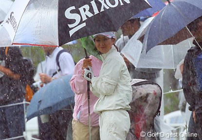 2006年 日本女子プロゴルフ選手権 初日 朝から激しい雨が降り、途中中断になった初日。運、不運で片付けられないこともある！？