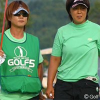 重苦しい最終組の雰囲気も、渡辺と高橋の名コンビで乗り切った 2006年 ゴルフ5レディスプロゴルフトーナメント 2日目 渡辺聖衣子