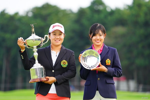 2017年の日本女子ツアーで最高視聴率を記録したのは畑岡奈紗（左）が優勝した日本女子オープンだった